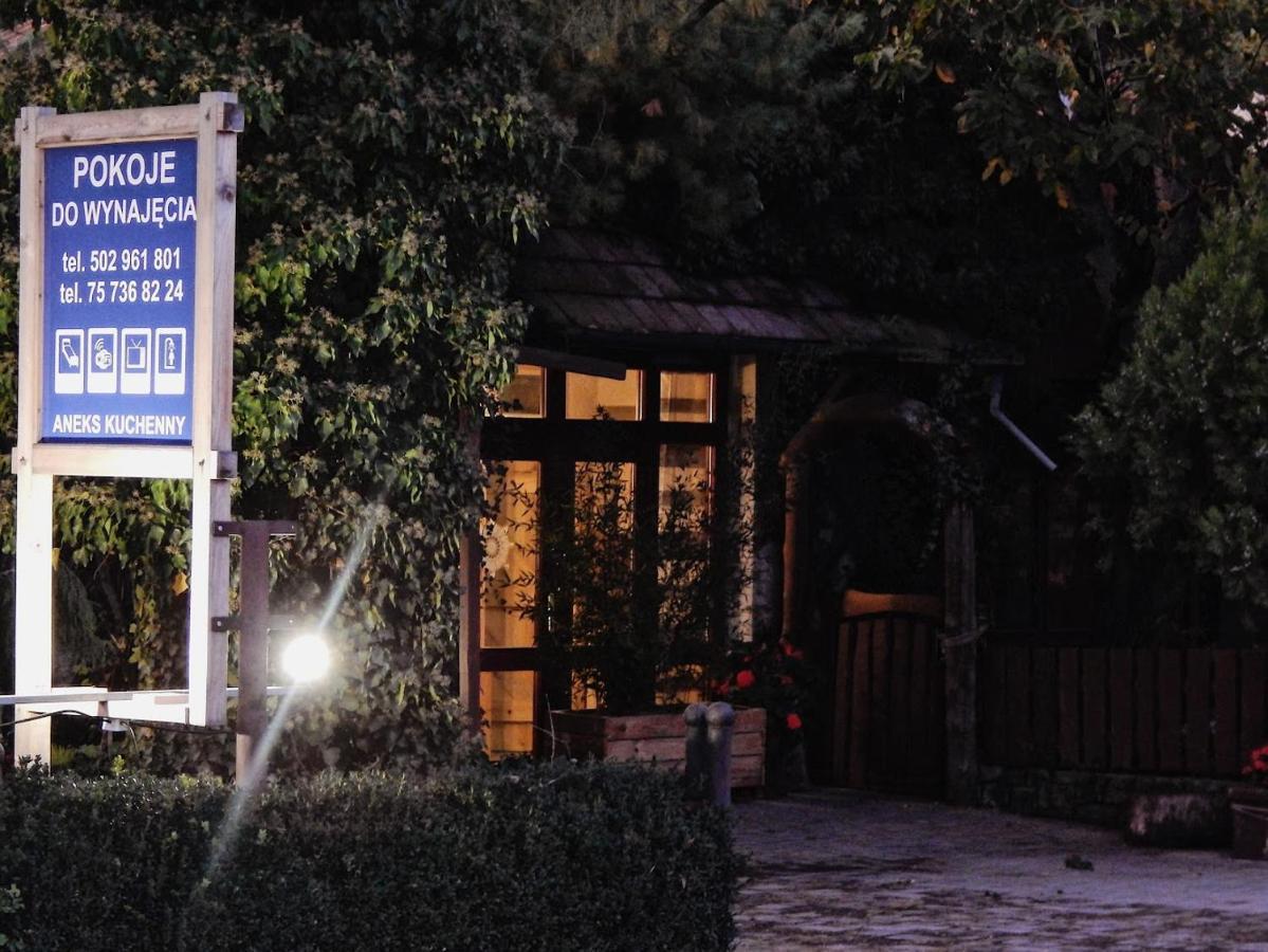 Pokoje Do Wynajecia Nowogrodziec Exterior photo